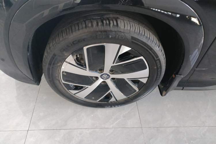 Used BYD Tang L 2025 DM 200KM Four-Wheel Drive LiDAR Flagship Model Left Front Wheel Hub
