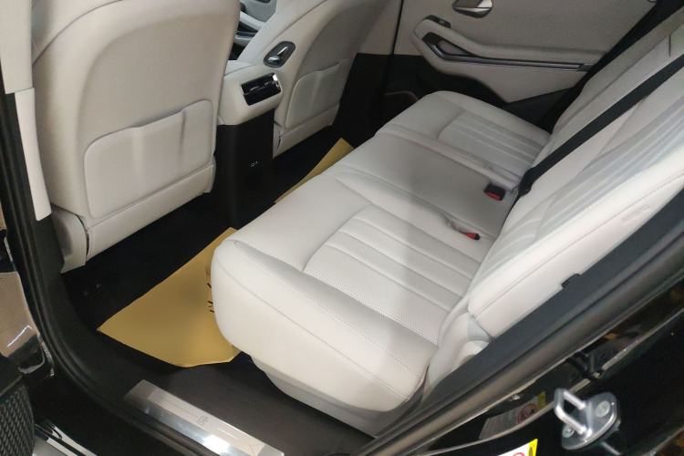 Used BYD Tang L 2025 EV with 670 km Range LiDAR and Premium Features Left Rear Seat
