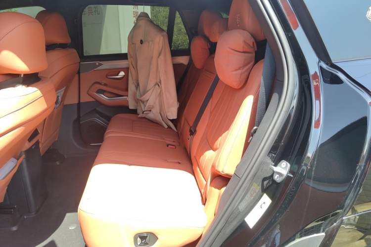 Used BYD Tang L 2025 DM 200KM Four-Wheel Drive LiDAR Flagship Model Left Rear Seat