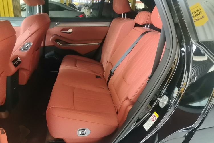 Used BYD Tang L 2025 DM 215KM LiDAR Flagship Model Left Rear Seat