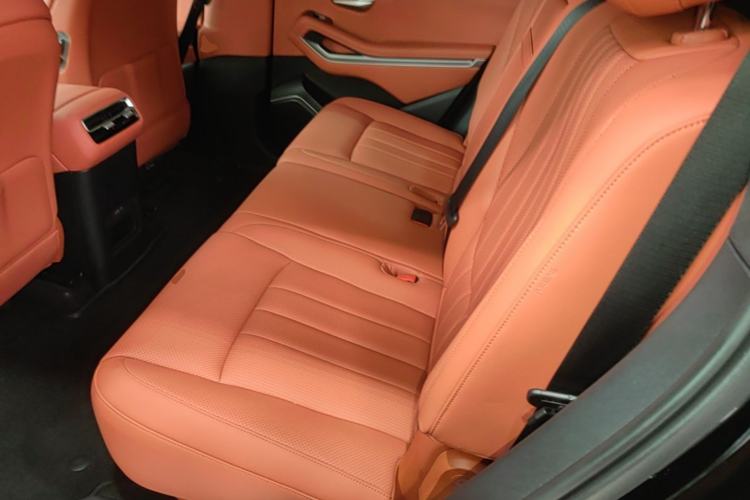Used BYD Tang L 2025 EV with 670 km Range LiDAR and Premium Features Left Rear Seat