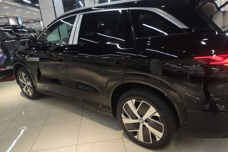 Used BYD Tang L 2025 EV with 670 km Range LiDAR and Premium Features Left Side