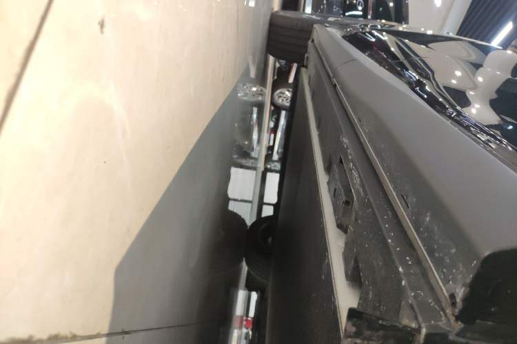 Used BYD Tang L 2025 EV with 670 km Range LiDAR and Premium Features Left Side Sill