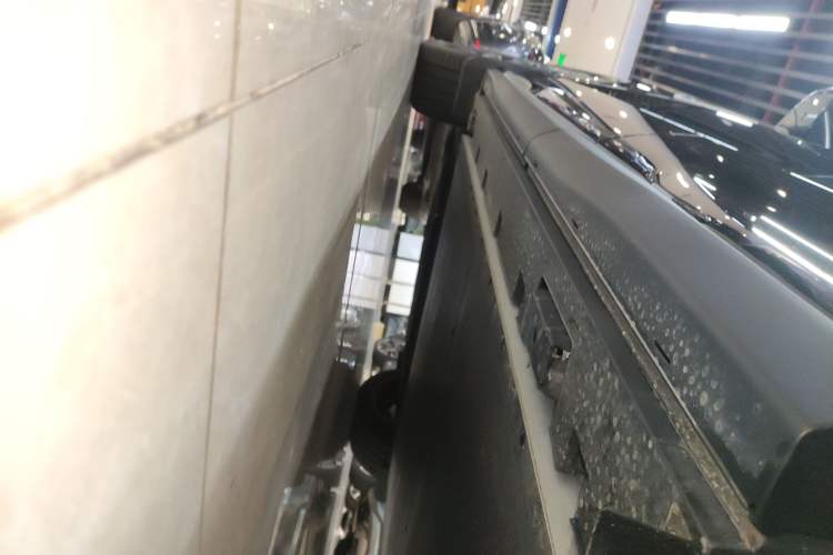 Used BYD Tang L 2025 EV 600KM All-Wheel-Drive LiDAR Flagship Model Left Side Sill