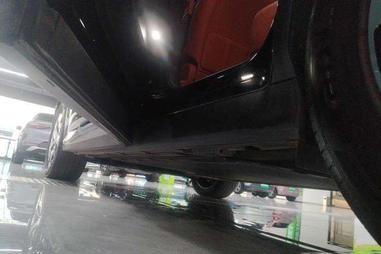 Used BYD Tang L 2025 DM 200KM Four-Wheel Drive LiDAR Flagship Model Left Side Sill