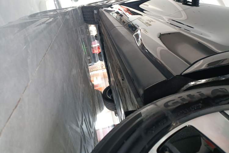 Used BYD Tang L 2025 DM 200KM Four-Wheel Drive LiDAR Flagship Model Left Side Sill