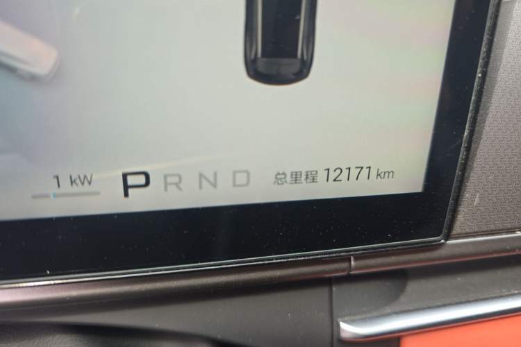 Used BYD Tang L 2025 DM 215KM LiDAR Flagship Model Odometer Close Up