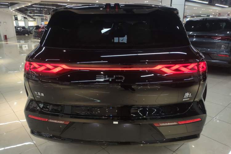 Used BYD Tang L 2025 EV with 670 km Range LiDAR and Premium Features Rear