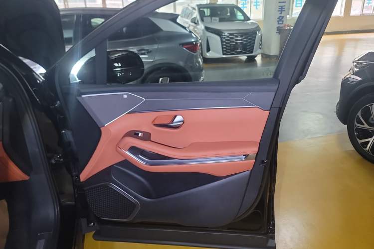 Used BYD Tang L 2025 EV 600KM All-Wheel-Drive LiDAR Flagship Model Right Front Door Interior