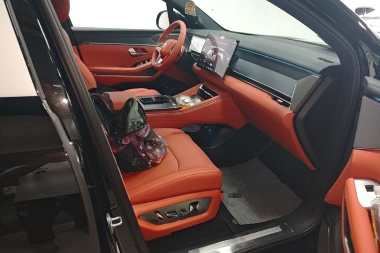 Used BYD Tang L 2025 DM 175KM Drone Player Edition Right Front Seat