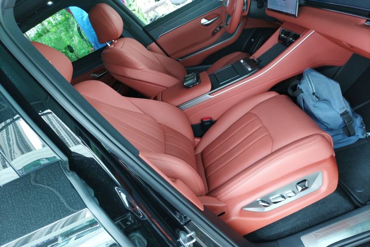 Used BYD Tang L 2025 DM 175KM Drone Player Edition Right Front Seat