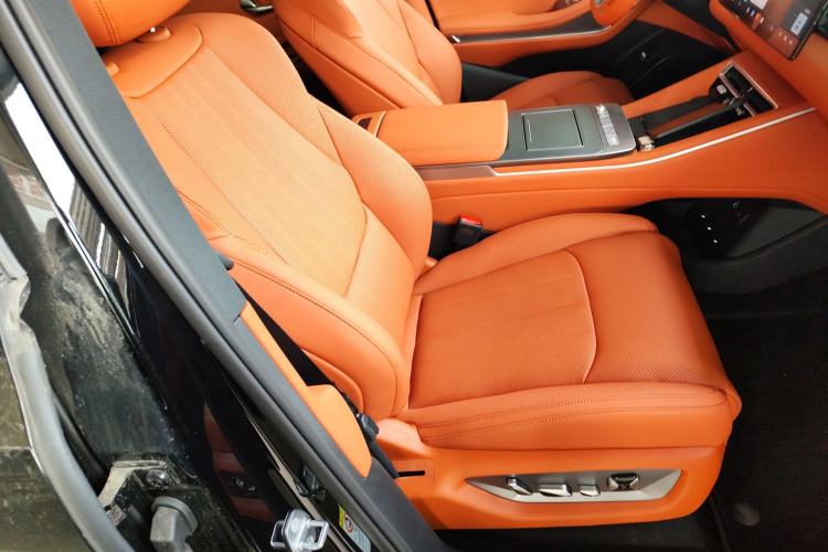 Used BYD Tang L 2025 DM 175KM Drone Player Edition Right Front Seat