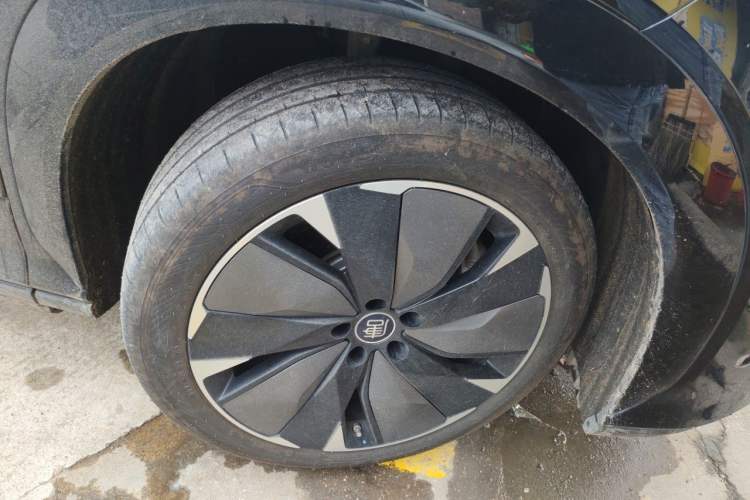 Used BYD Tang L 2025 DM 175KM Drone Player Edition Right Front Wheel Hub