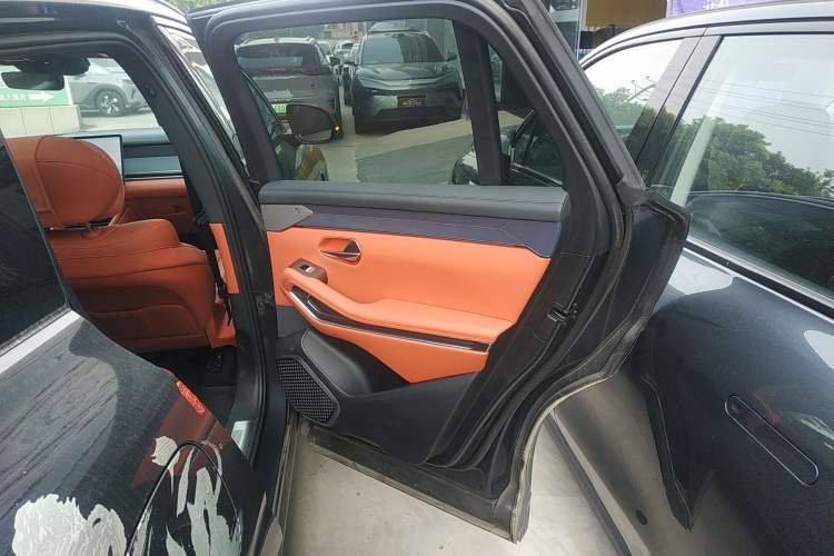 Used BYD Tang L 2025 EV 600KM All-Wheel-Drive LiDAR Flagship Model Right Rear Door Interior