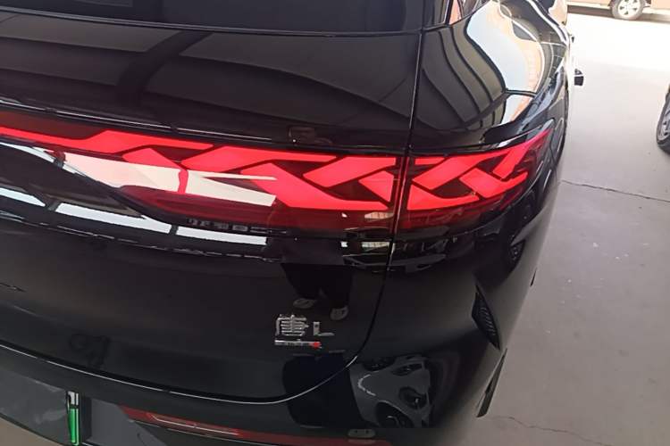 Used BYD Tang L 2025 DM 215KM LiDAR Flagship Model Right Rear Taillight