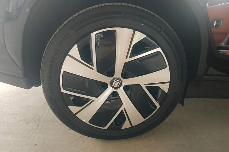 Used BYD Tang L 2025 EV 670KM LiDAR Flagship Version Right Rear Wheel Hub