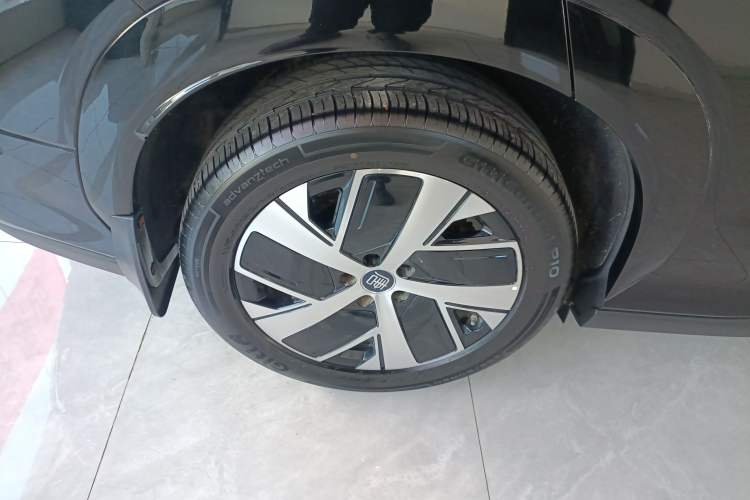 Used BYD Tang L 2025 DM 200KM Four-Wheel Drive LiDAR Flagship Model Right Rear Wheel Hub