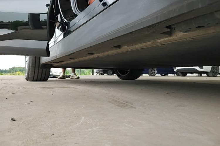 Used BYD Tang L 2025 EV 670KM LiDAR Flagship Version Right Side Sill