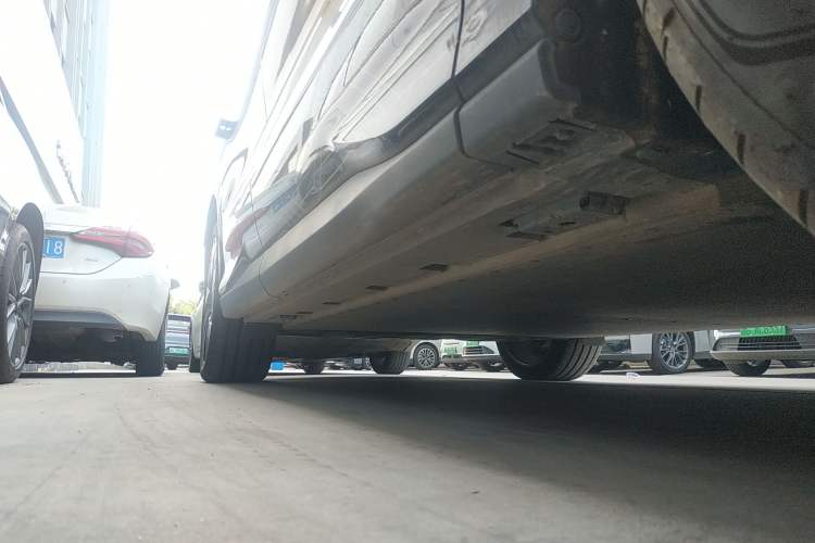 Used BYD Tang L 2025 EV 600KM All-Wheel-Drive LiDAR Flagship Model Right Side Sill