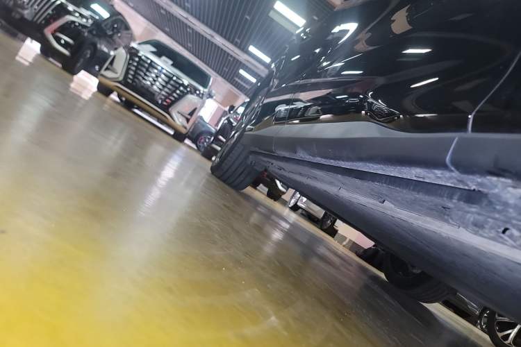 Used BYD Tang L 2025 EV 600KM All-Wheel-Drive LiDAR Flagship Model Right Side Sill