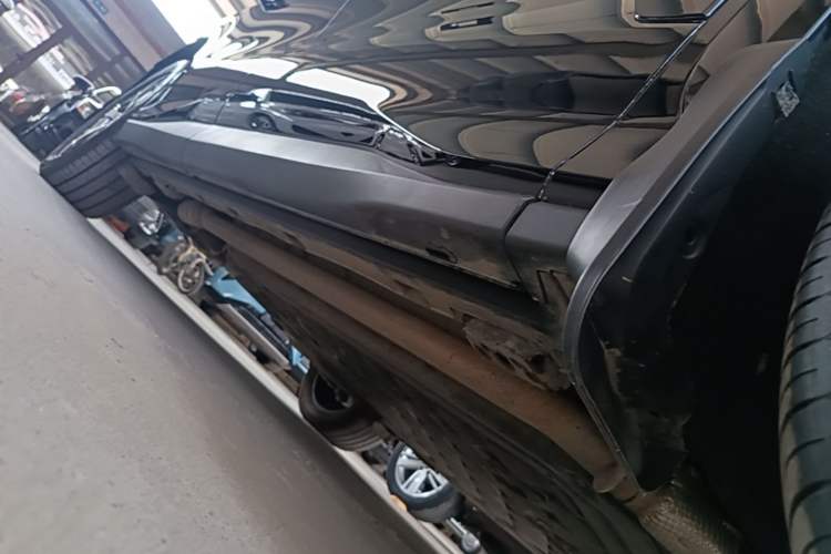 Used BYD Tang L 2025 DM 215KM LiDAR Flagship Model Right Side Sill