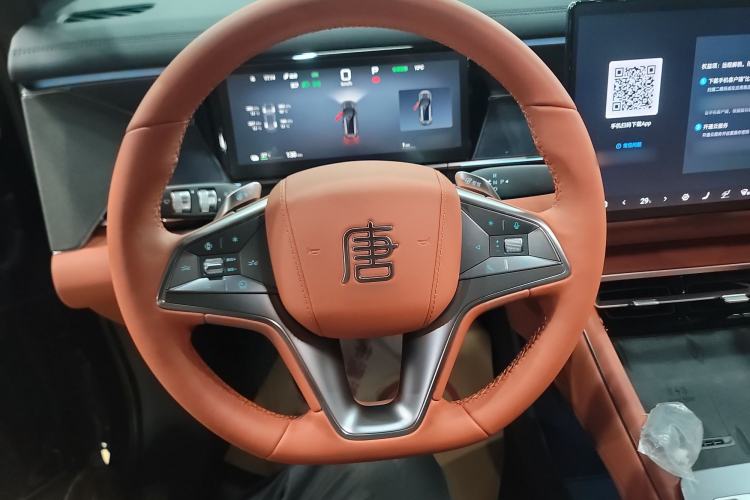 Used BYD Tang L 2025 EV 670KM LiDAR Flagship Version Steering Wheel