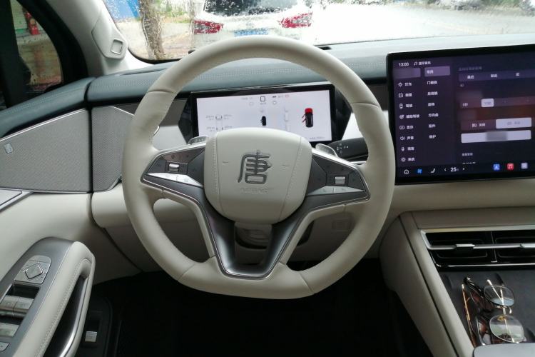 Used BYD Tang L 2025 DM 200KM Four-Wheel Drive LiDAR Flagship Model Steering Wheel