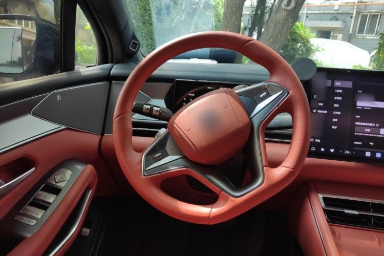 Used BYD Tang L 2025 EV with 670 km Range LiDAR and Premium Features Steering Wheel
