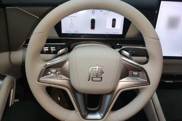 Used BYD Tang L 2025 EV with 670 km Range LiDAR and Premium Features Steering Wheel