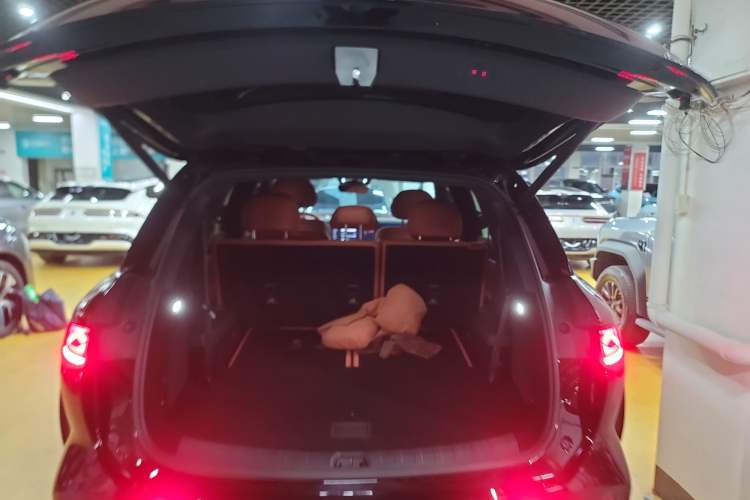Used BYD Tang L 2025 EV 670KM LiDAR Flagship Version Trunk