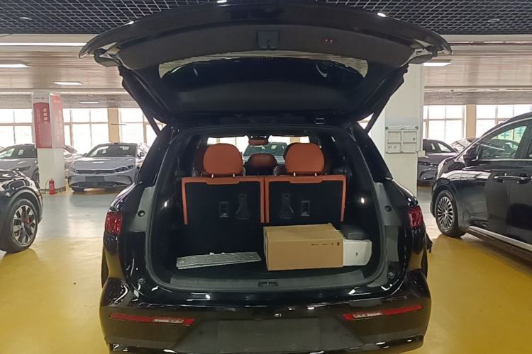 Used BYD Tang L 2025 DM 175KM Drone Player Edition Trunk