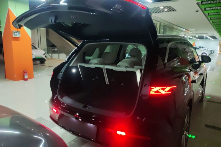 Used BYD Tang L 2025 EV with 670 km Range LiDAR and Premium Features Trunk