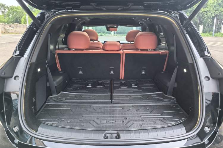 Used BYD Tang L 2025 DM 215KM LiDAR Flagship Model Trunk