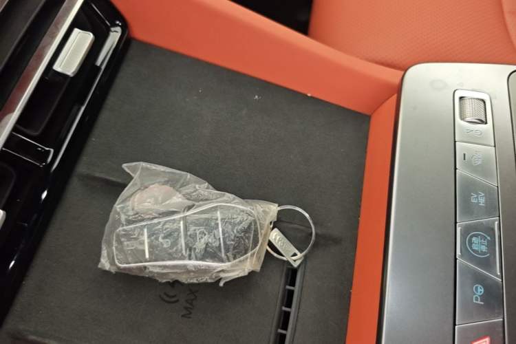 Used BYD Tang L 2025 DM 175KM Drone Player Edition Vehicle Key