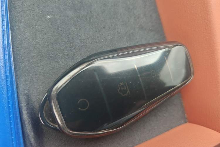 Used BYD Tang L 2025 DM 200KM Four-Wheel Drive LiDAR Flagship Model Vehicle Key