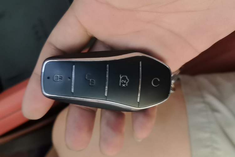 Used BYD Tang L 2025 DM 215KM LiDAR Flagship Model Vehicle Key