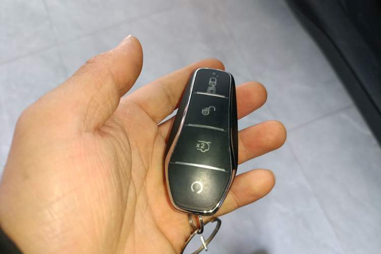 Used BYD Tang L 2025 DM 200KM Four-Wheel Drive LiDAR Flagship Model Vehicle Key
