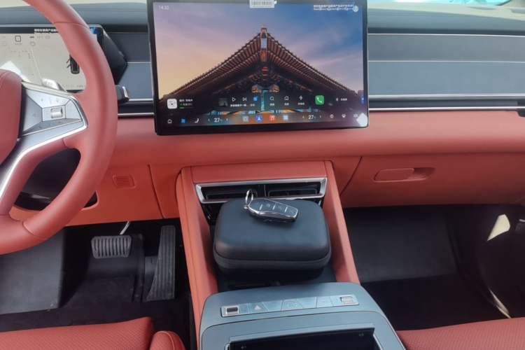 Used BYD Tang L 2025 DM 175KM Drone Player Edition Audio And AC Panel