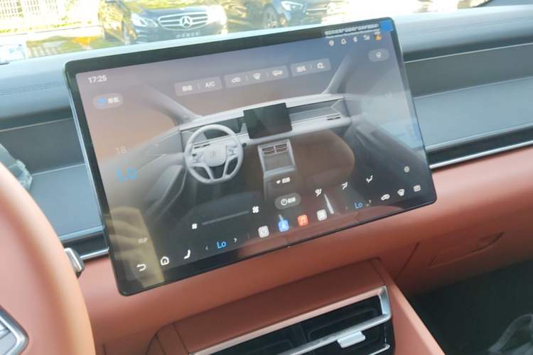 Used BYD Tang L 2025 DM 175KM Drone Player Edition Audio And AC Panel