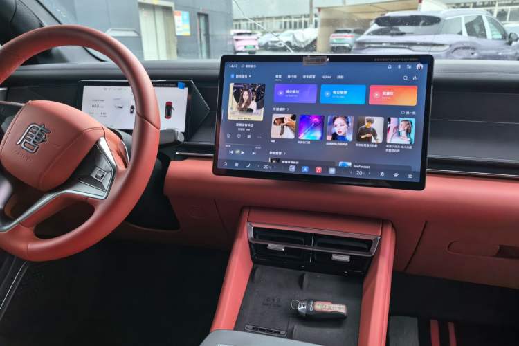 Used BYD Tang L 2025 DM 175KM Drone Player Edition Audio And AC Panel