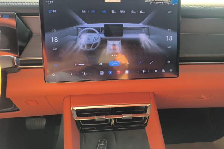 Used BYD Tang L 2025 DM 175KM Drone Player Edition Audio And AC Panel
