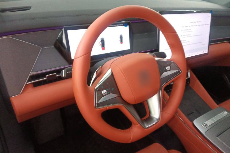 Used BYD Tang L 2025 DM 175KM Drone Player Edition Center Console