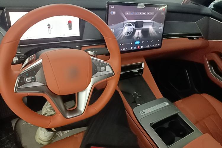 Used BYD Tang L 2025 DM 175KM Drone Player Edition Center Console