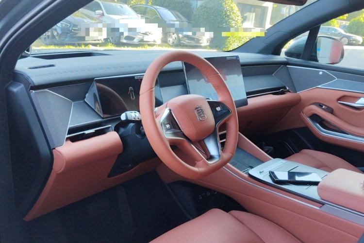 Used BYD Tang L 2025 DM 175KM Drone Player Edition Center Console