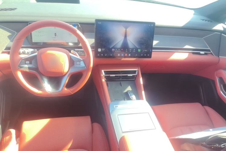 Used BYD Tang L 2025 DM 175KM Drone Player Edition Center Console