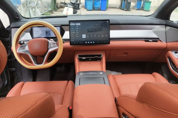 Used BYD Tang L 2025 DM 200KM Four-Wheel Drive LiDAR Flagship Model Center Console