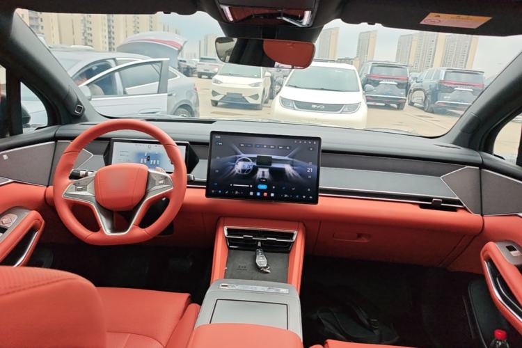 Used BYD Tang L 2025 DM 175KM Drone Player Edition Center Console