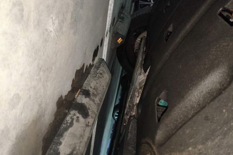 Used BYD Tang L 2025 EV 600KM All-Wheel-Drive LiDAR Flagship Model Chassis Rear
