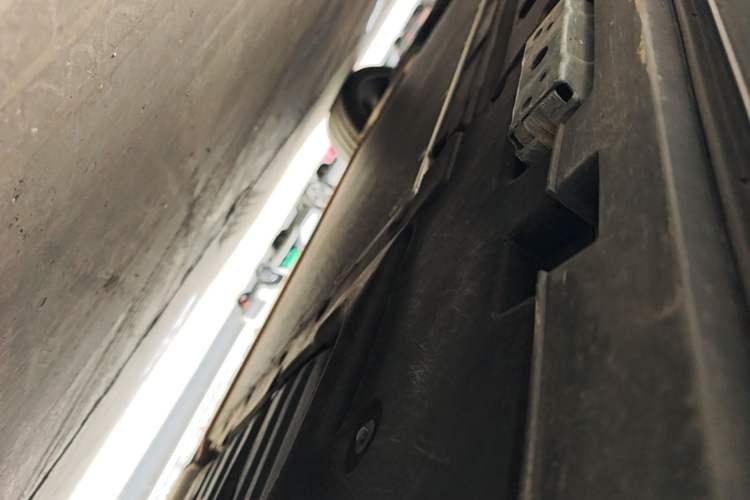 Used BYD Tang L 2025 DM 175KM Drone Player Edition Chassis Rear Left
