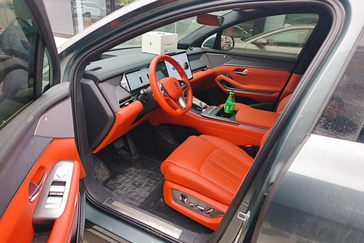 Used BYD Tang L 2025 DM 175KM Drone Player Edition Driver Seat